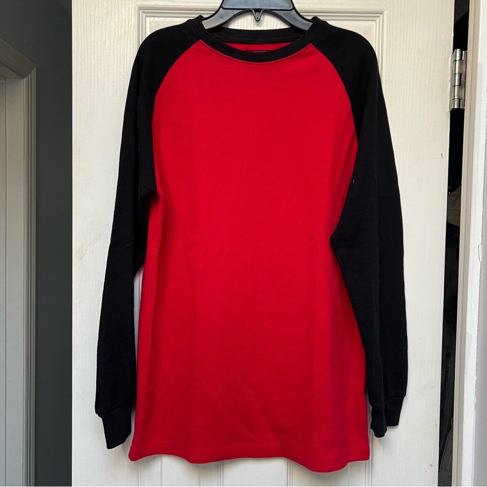 $10 Deals 🤝🔖 Men’s Galaxy by Harvic red and black Raglan Thermal Shirt size M